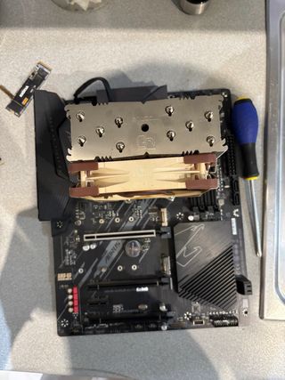 Ryzen 7 5800X3D y Placa Base Aorus B550 Elite V2 