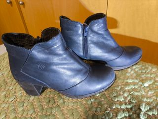 Botines piel Yokono azul marino