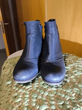 Botines piel Yokono azul marino