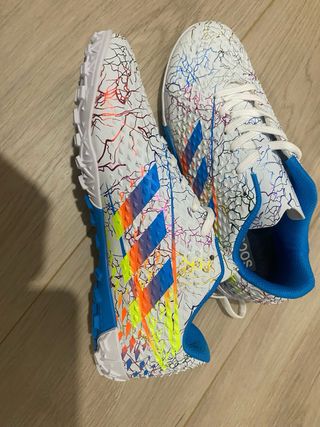Zapatillas fútbol nuevas multicolor talla X