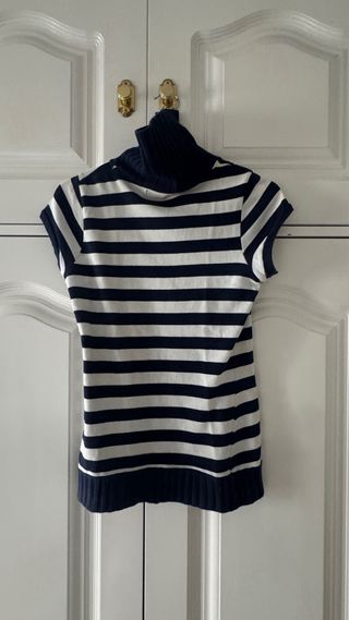 Jersey Zara sin mangas rayas cuello alto