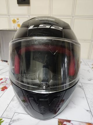 Casco de moto LS2 negro