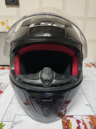 Casco de moto LS2 negro