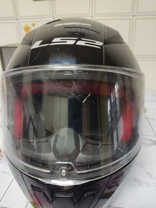 Casco de moto LS2 negro