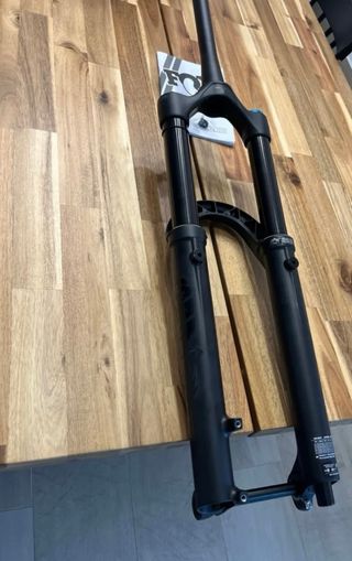Horquilla Fox 38 Rhythm 180mm E-Bike