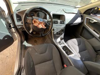 XC60 FWD D3 2.0 TDi DPF 136 Drive 20V 136 cv