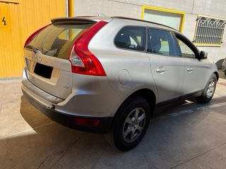 XC60 FWD D3 2.0 TDi DPF 136 Drive 20V 136 cv