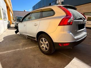 XC60 FWD D3 2.0 TDi DPF 136 Drive 20V 136 cv