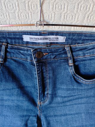 Pantalones vaqueros rectos azul talla 42 Zara