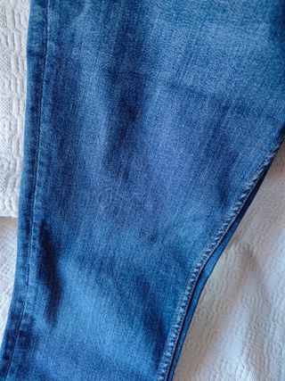Pantalones vaqueros rectos azul talla 42 Zara