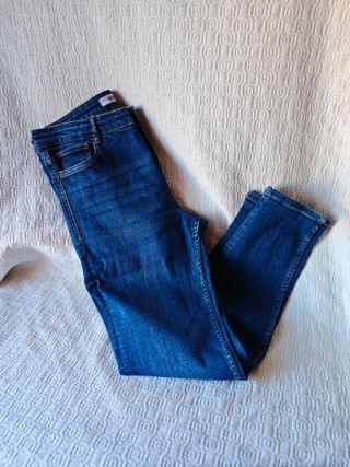 Pantalones vaqueros rectos azul talla 42 Zara