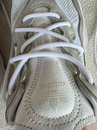 Zapatillas Adidas Ozweego blancas talla 45 1/3
