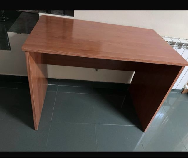 Mesa de estudio madera amplia sin estrenar