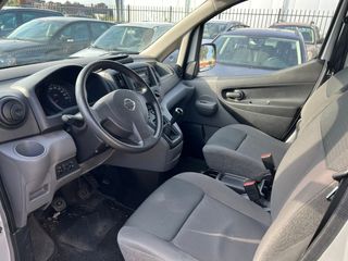 Nissan NV200 2010