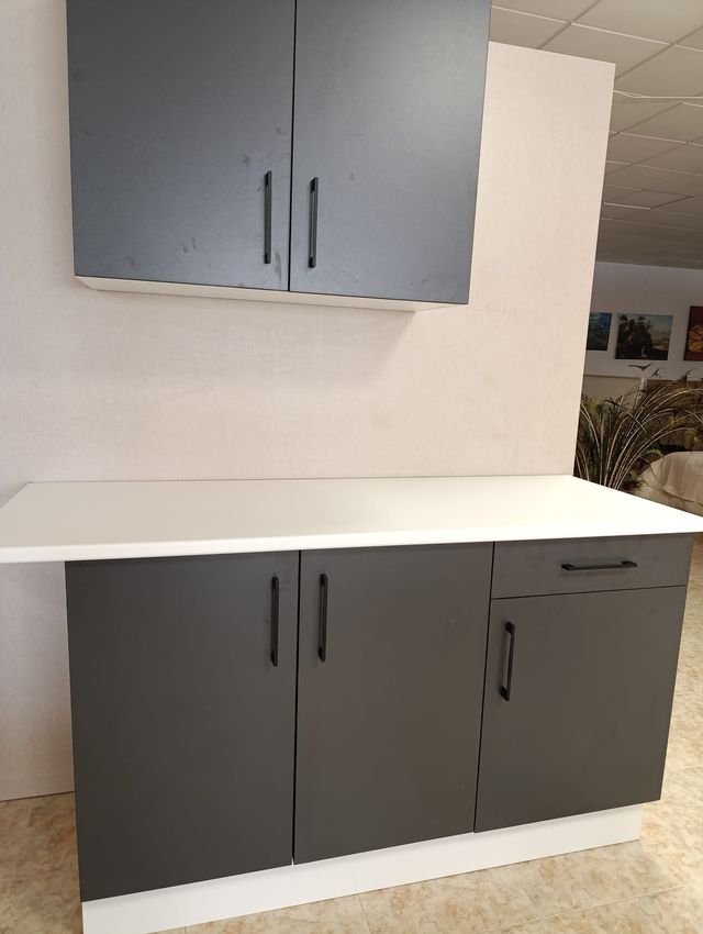 Mueble de cocina modular gris y blanco