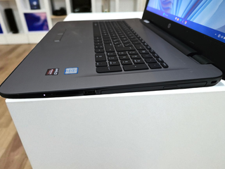 Notebook HP i5  32 GB RAM- SSD 480 GB 17" led  