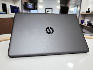 Notebook HP i5  32 GB RAM- SSD 480 GB 17" led  