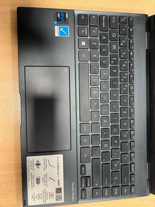 Asus Zenbook Flip 13 2 en 1, i7 · 16gbRAM. SSD 1TB