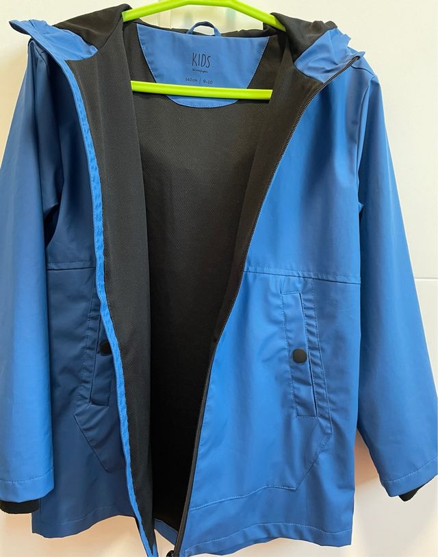 Cazadora fina con forro. Talla 9-10 años (140cm