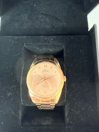 Reloj Lotus Dorado