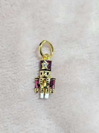 Charm Cascanueces Plata Baño Oro