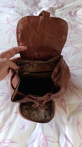Mochila de cuero con diseño