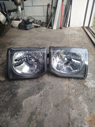 Faros delanteros mitsubishi montero v20/v40