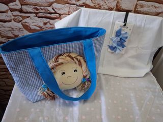 Bolso de niña con cara y trenzas