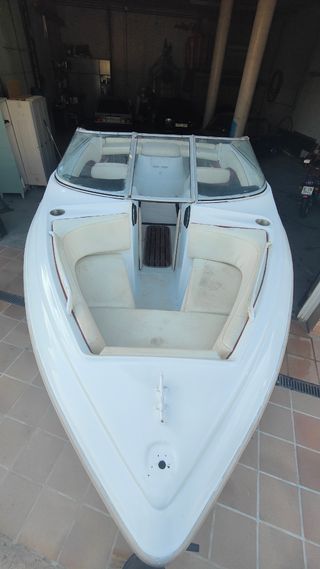 Barco Starcraft 5,5 metros con remolque con docume