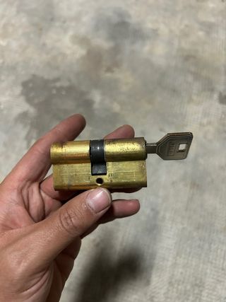 Bombín de seguridad Yale leva larga