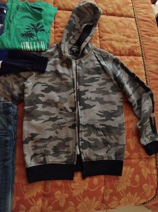 Lotto tuta blu e bianca 9/10 anni