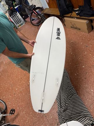 Tabla de surf JS NUEVA. Monsta 2020