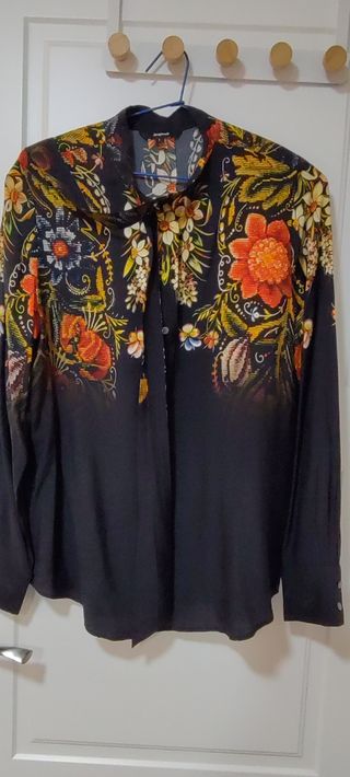 Blusa estampada floral multicolor