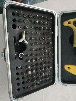 Herramienta T multiusos con puntas hexagonales 