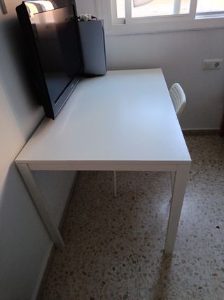 Mesa de estudio Ikea blanca
