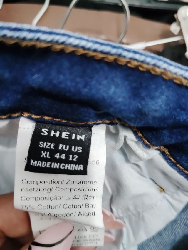 Vaqueros SHEIN con pedrería Talla XL