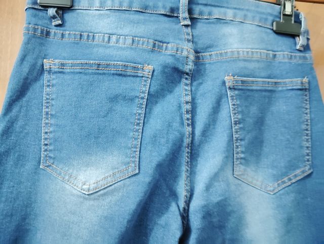 Vaqueros SHEIN con pedrería Talla XL