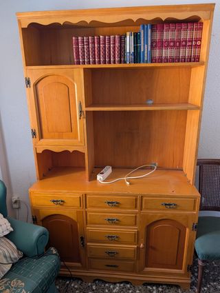 Mueble de madera para TV