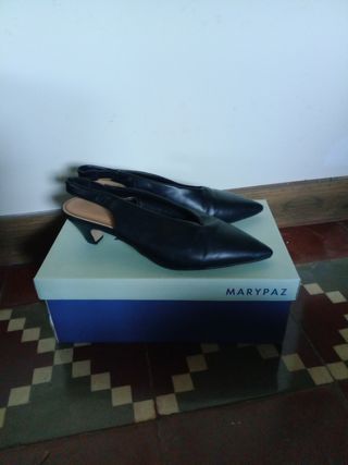Zapatos slingback negros Marypaz