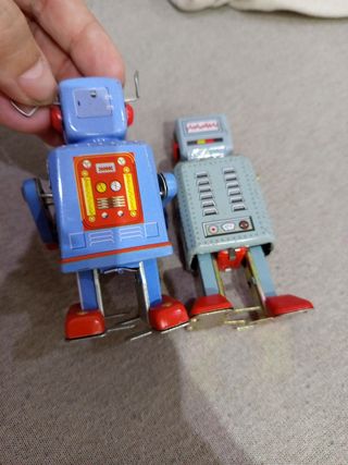 2 Robots de hojalata de cuerda