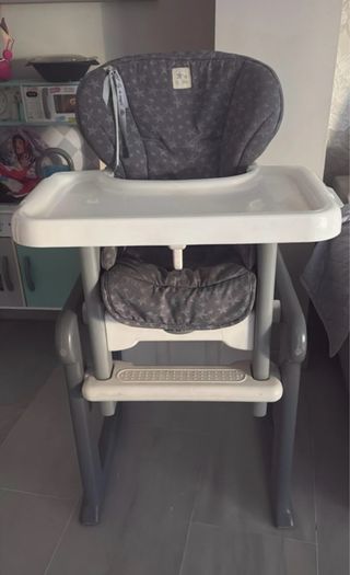 Trona convertible en silla y mesa