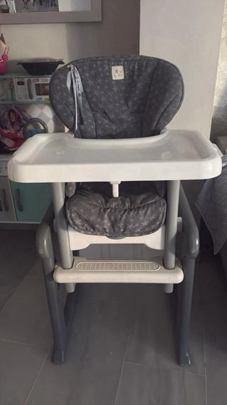Trona convertible en silla y mesa