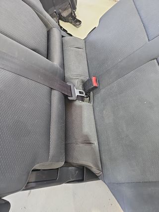 Asiento trasero derecho Montero V80