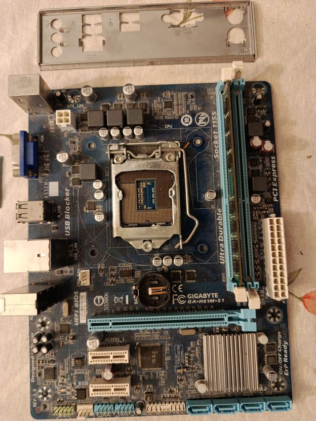 Placa Base Gigabyte GA-H61M-S1