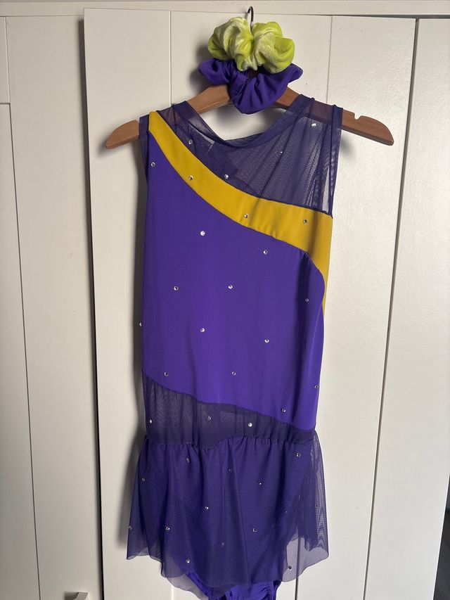 Malla de patinaje morada y amarilla