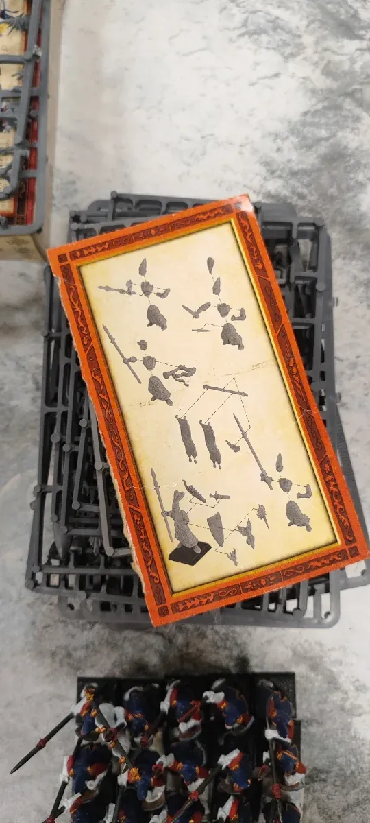 20 Lanceros Altos Elfos i alguna por montar