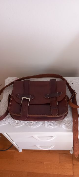 Bolso de cuero marrón