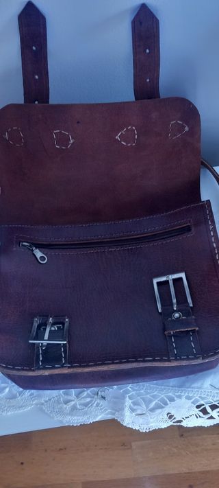 Bolso de cuero marrón