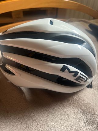 Casco de ciclismo MET