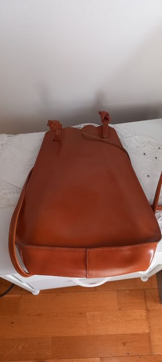 Bolso de cuero marrón